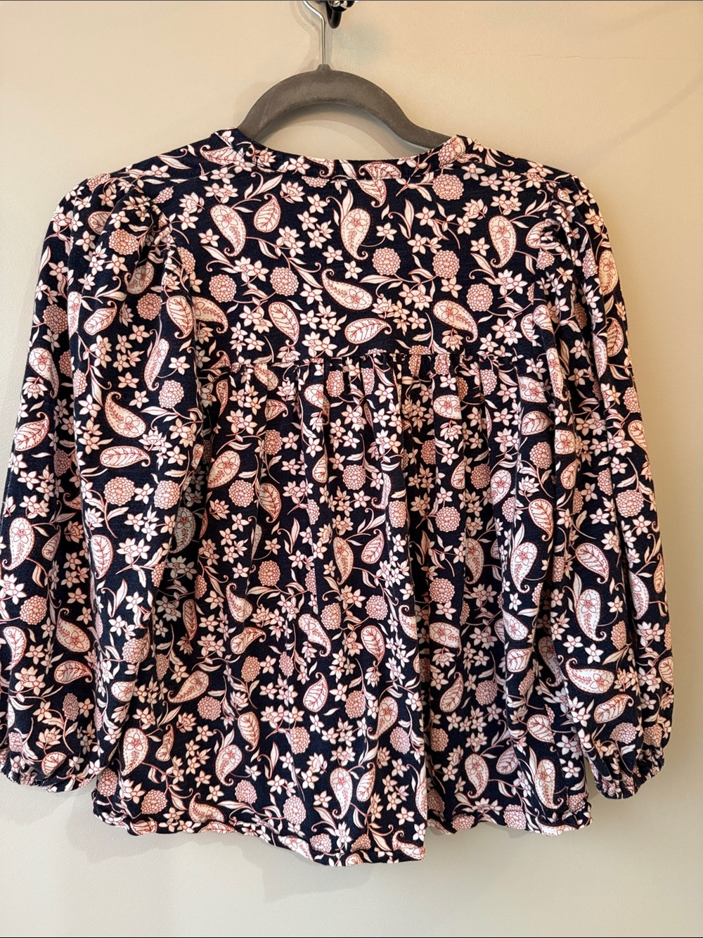 Boden Navy Blouse with Paisley Floral Print size 6 cotton and tencel - Picture 4 of 5